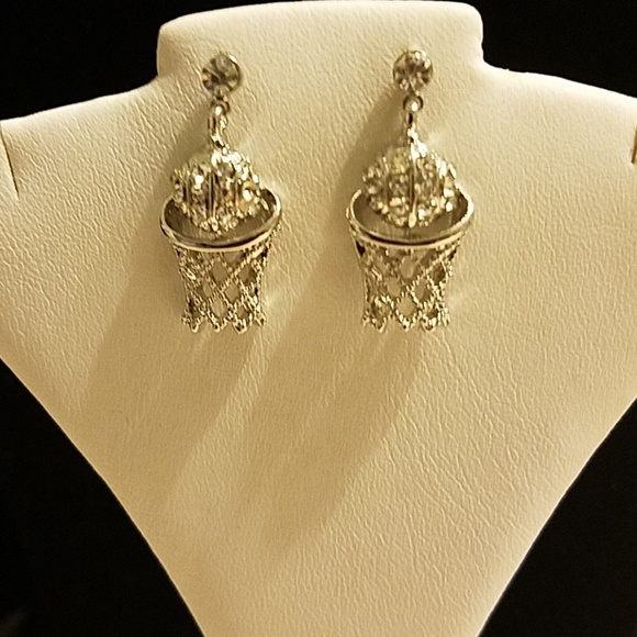 🏀  Bball & Hoop earrings - Picture 5 of 6